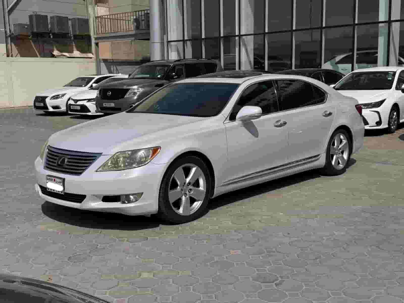 لكزس LS460 موديل 2011